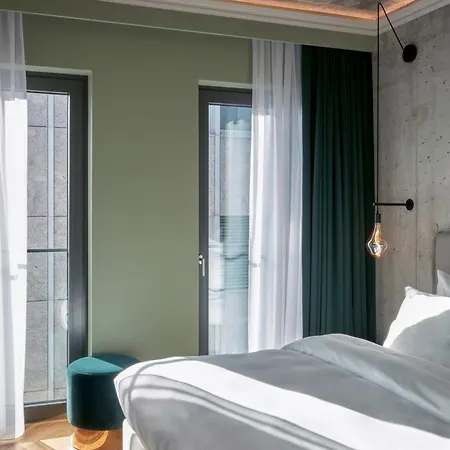 Gekko House Frankfurt, A Tribute Portfolio Φραγκφούρτη